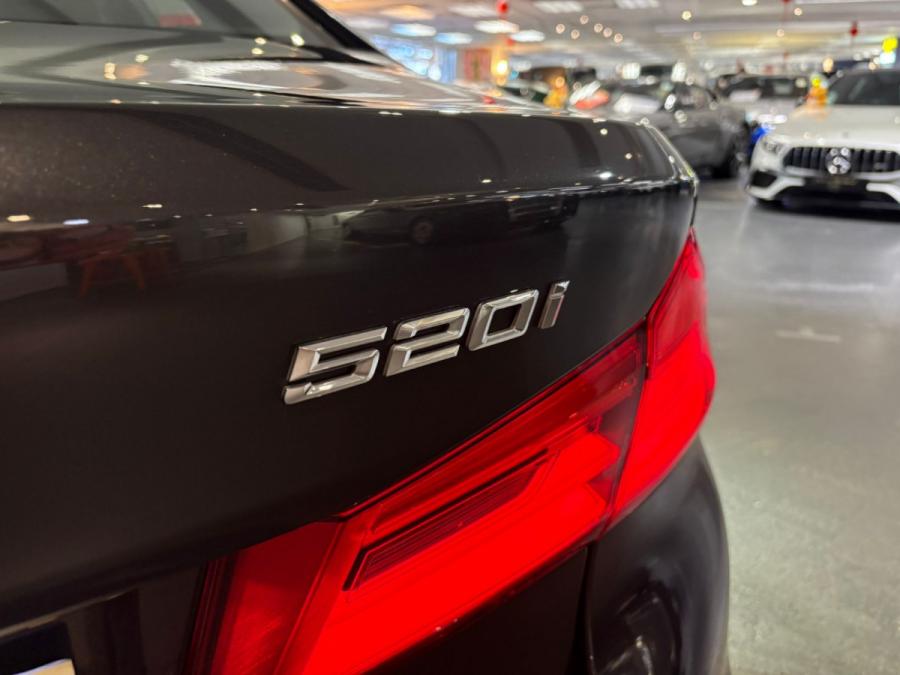 520iA M-Sport - Image 3